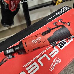 Milwaukee M12 12V Lithium-Ion Cordless 3/8 in. Ratchet (Tool-Only)