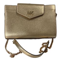 NWT Michael Kors Large Pale Gold Leather Crossbody Clutch Purse Metallic