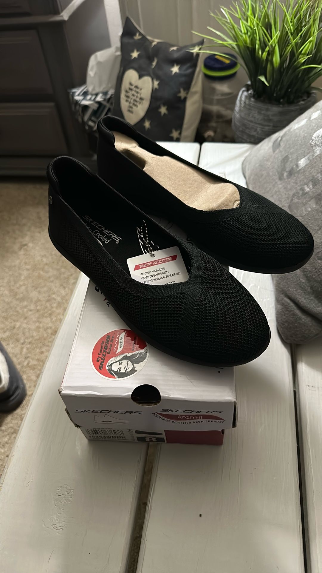 Skechers Black Flats brand New