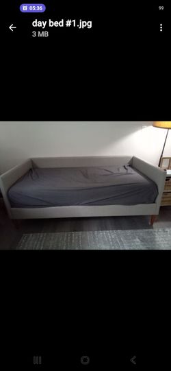 DAYBED