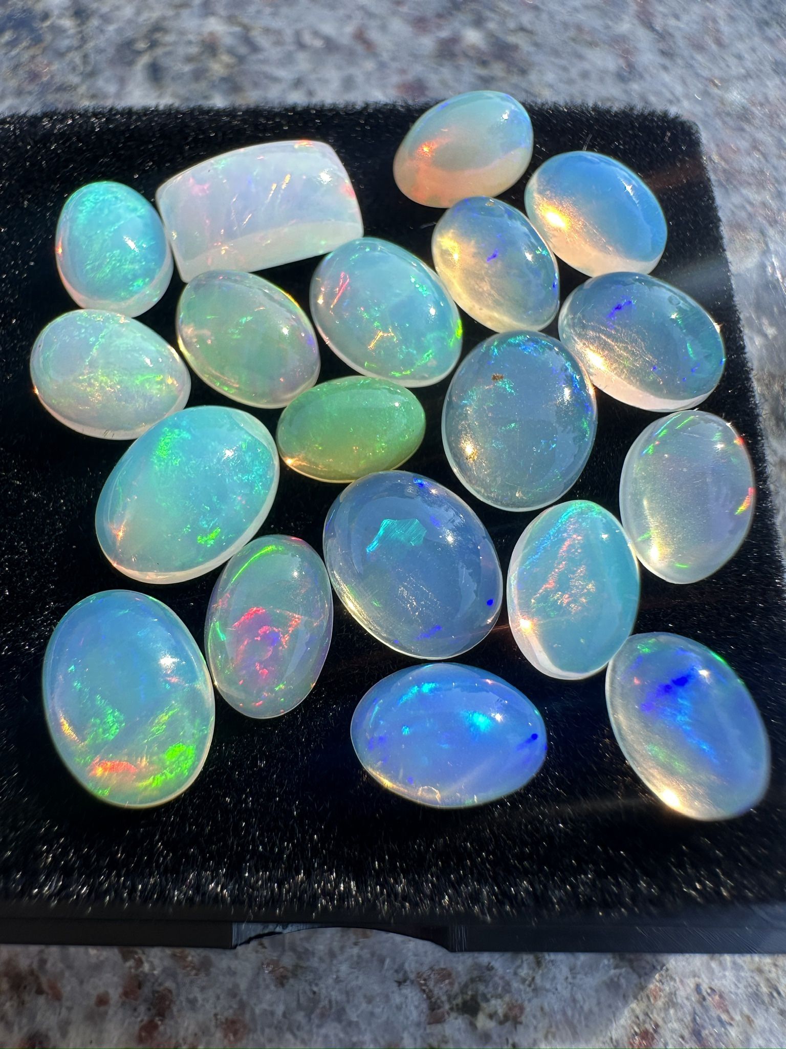 [Intense fire] Ethiopian opals (Natural)