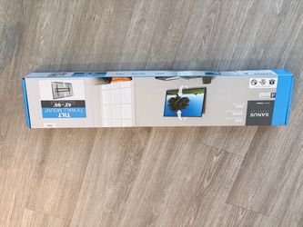 42"-90" TV MOUNT