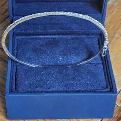 Sterling Silver 925 hinged bangle bracelet,