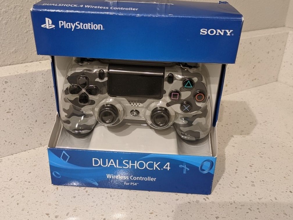 PS4 Dual Shock 4 Controllers