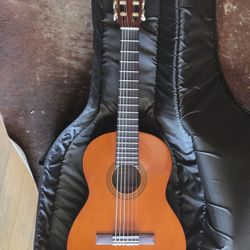 Yamaha CGS102A Half-Size Classical Guitar With Gator Case