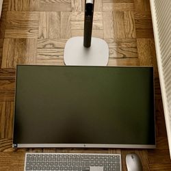 HP 27" Full HD Touch-Screen All-in-One desktop computer