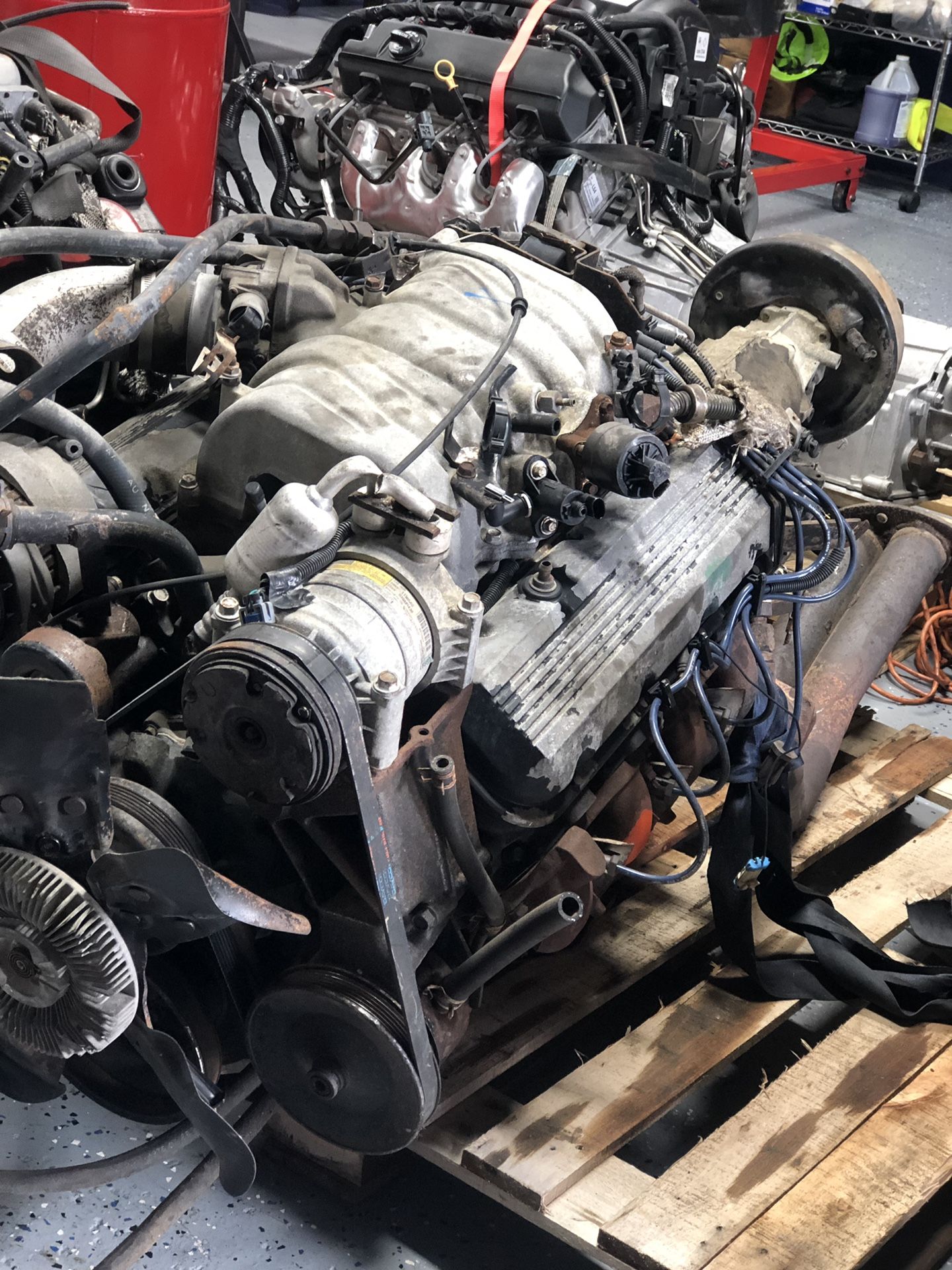 Chevy 454 7.4l big block engine and 4l80e transmission for Sale in Pompano Beach, FL OfferUp