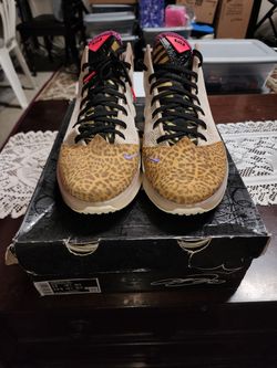 Lebron 19 Low Safari