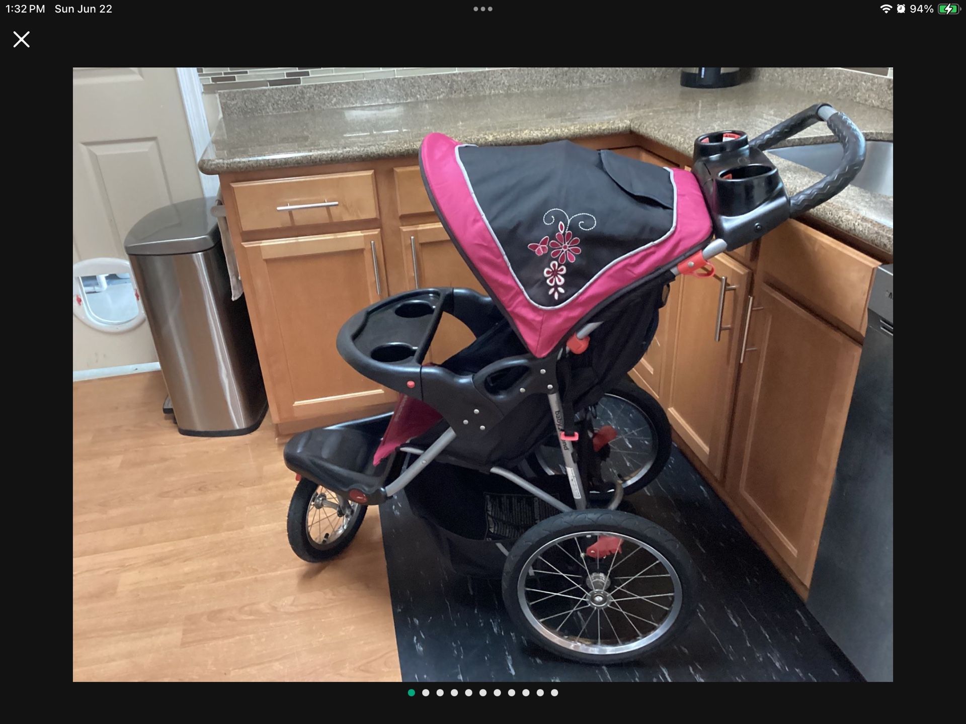 Stroller/Jogger-Baby Trends. (G)