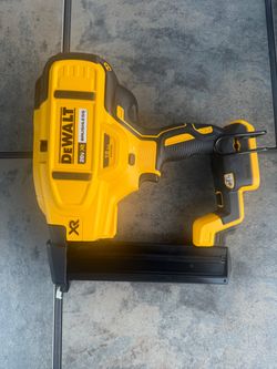 18 Ga Narrow Crown Stapler XR DEWALT DCN681 20V