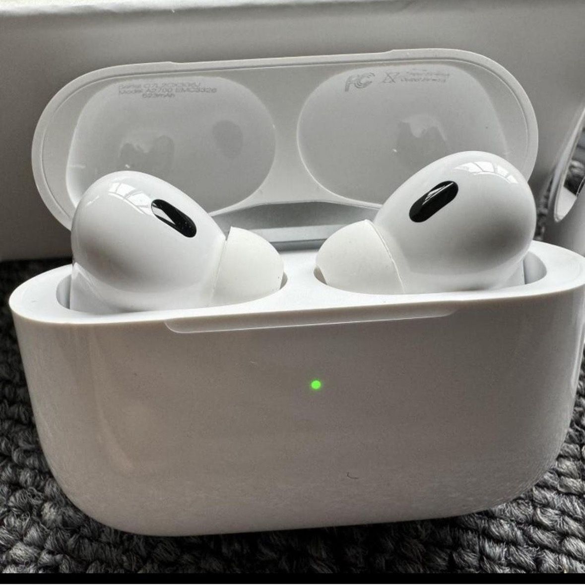 *ANC Apple AirPods Pro (2nd Generation) – Active Noise Cancellation & MagSafe