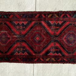 Vintage Oriental Persian Handmade Hand Woven Rug 