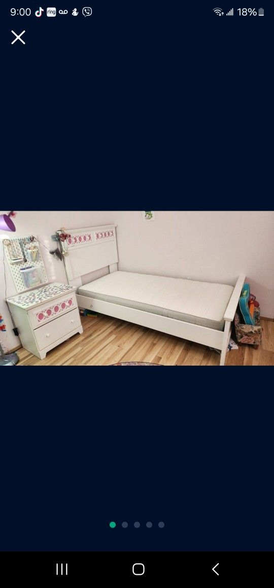 Girl Bedroom Set- $175