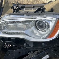 14 Chrysler 300c Headlight (parts)