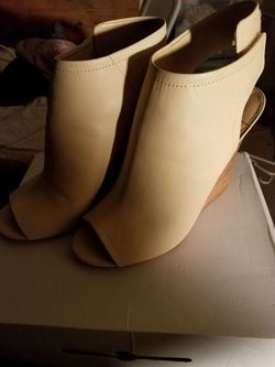 Size 10 Aldo beige wedges