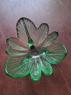 Vintage leaf bowl