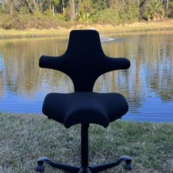 HAG Capisco Sit to Stand Chair-Black Frame-Upholstered Midnight Black