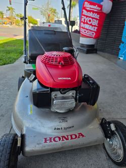 HONDA GAS 21-IN SELF PROPELLED LANW MOWER