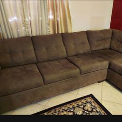 Large Sectional Excellent Condition