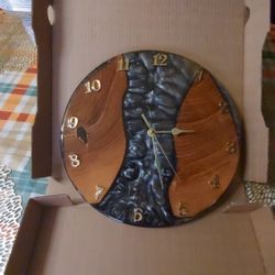 Epoxy Resin Wood Clock 