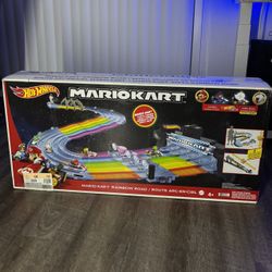 Hot wheels Nintendo Mario kart rainbow road raceway track Set