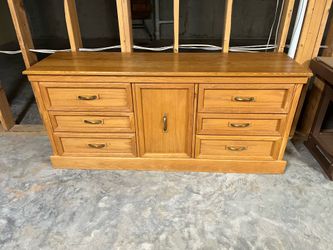 Triple dresser