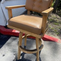 Wooden Swiveling Bar Stool With Arm Rest !