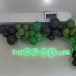 CUSTOM BALLOON ARCHES