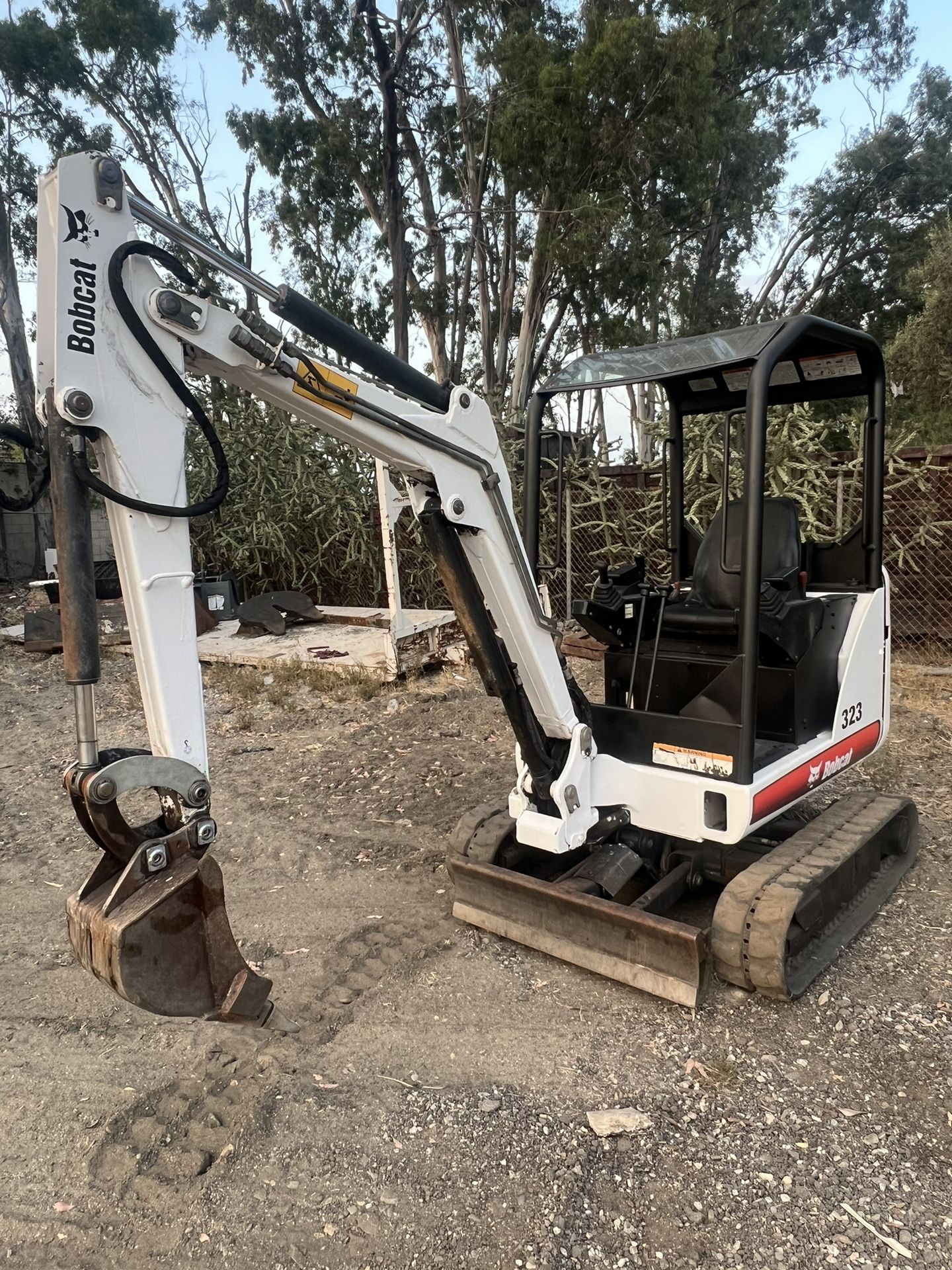 Bobcat 323 Mini excavator