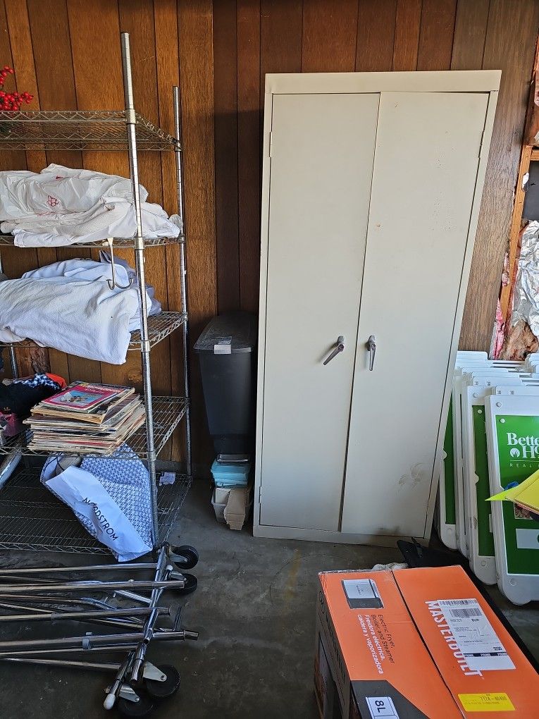 CABINET 4 SHELVES Free