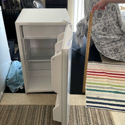 Magic Chef Refrigerator Freezer