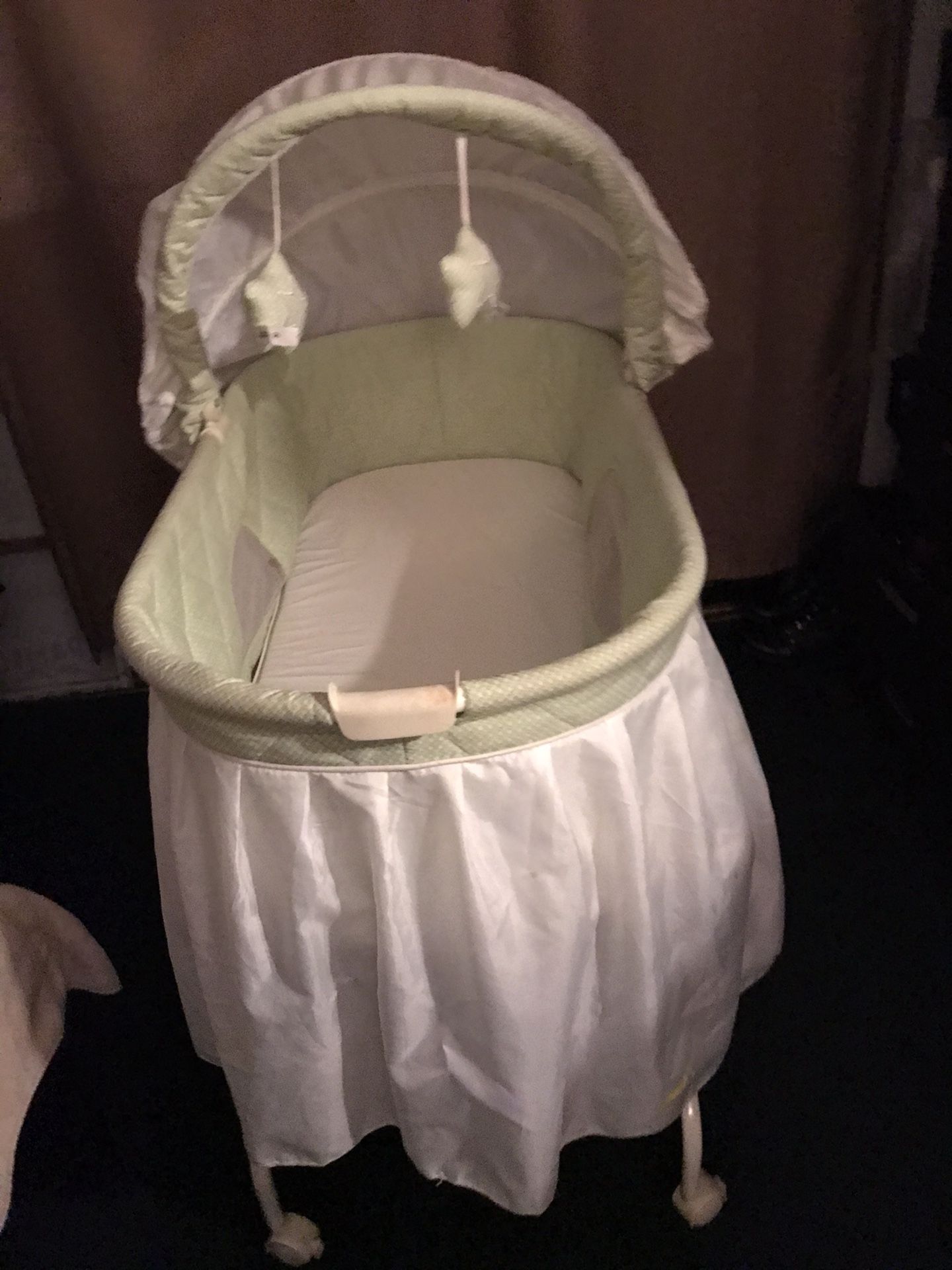 Bassinet classic style