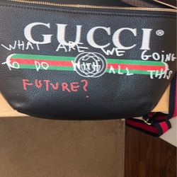 Gucci Fannypack Nice size