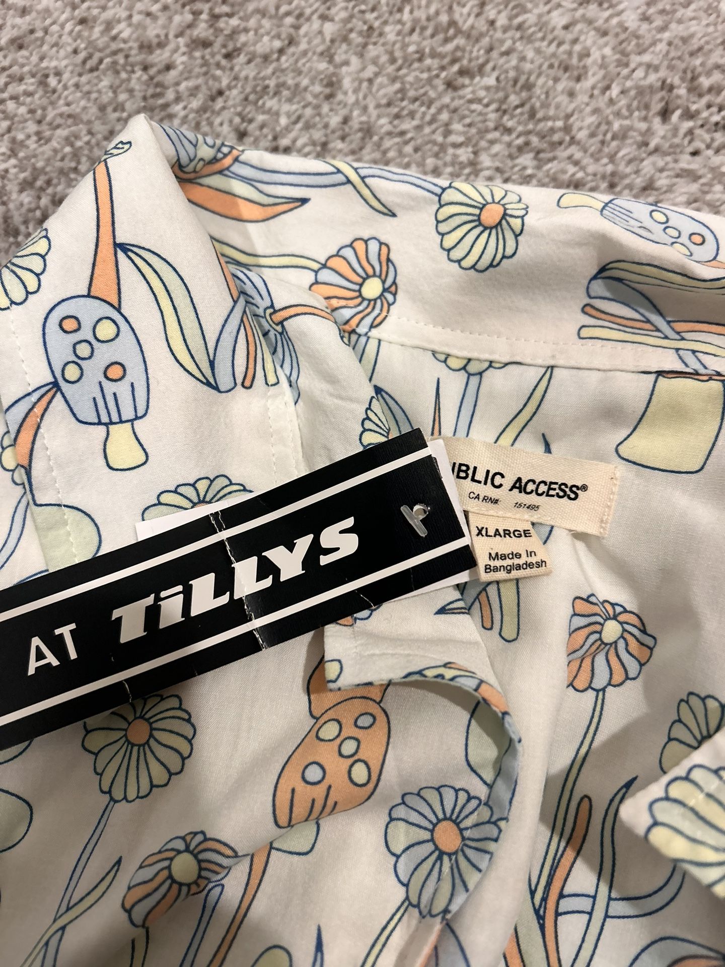 Public Access Button Up XL