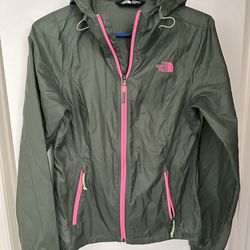  north face lightweight rain jacket size XS mall good condition (cash only   pick up only)