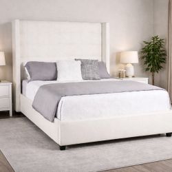 Queen Bed Frame – Like New 🤍 