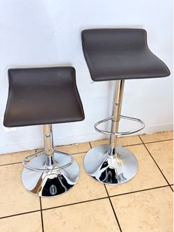 Adjustable brown bar stools