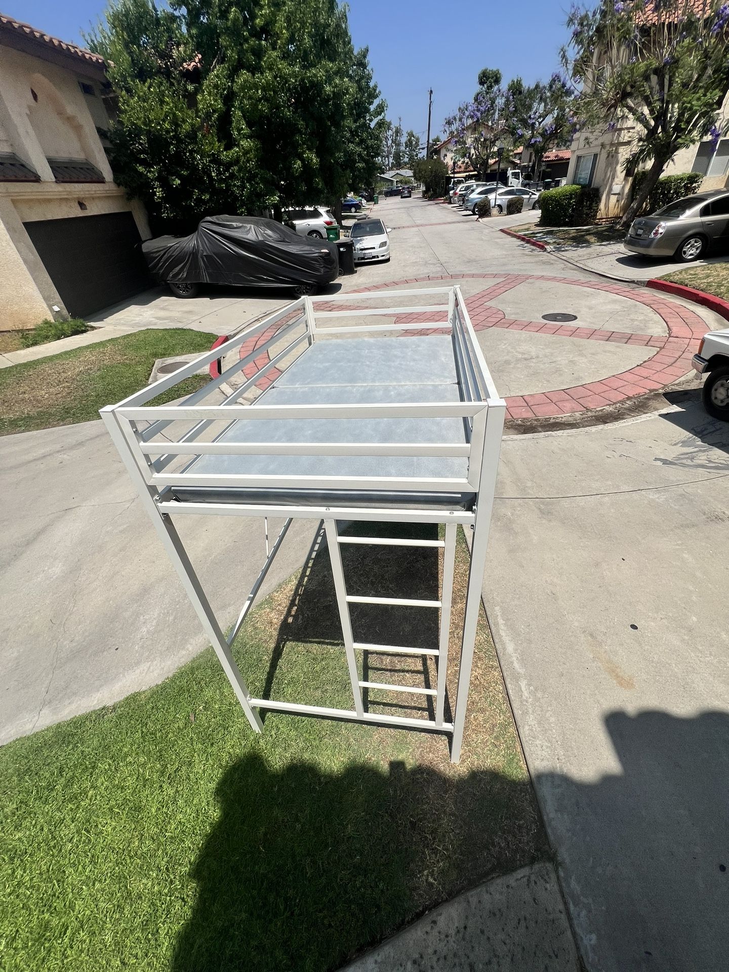 Bunk bed Top With Supports