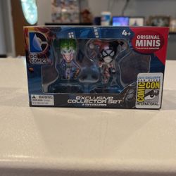 Joker N Harley Quinn Mini Figure 2 Set.