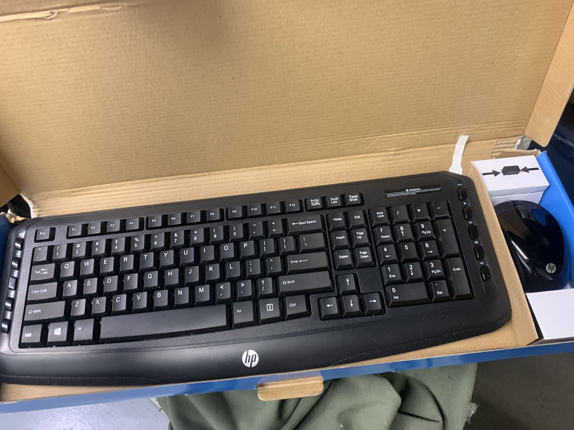 Hp wireless keyboard and mouse (NEW)