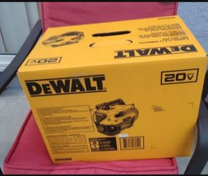DeWalt Cordless Vacuum