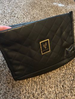Younique Black Quilted Zipper Makeup Bag Cosmetic Pouch Makeup Organizer