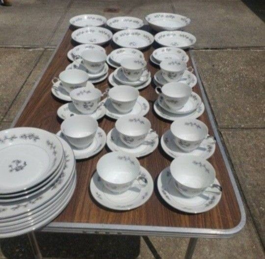 50 Pieces Dinnerware Set