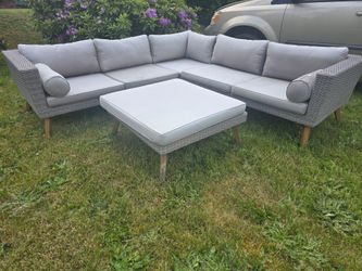 Outdoor sectional
