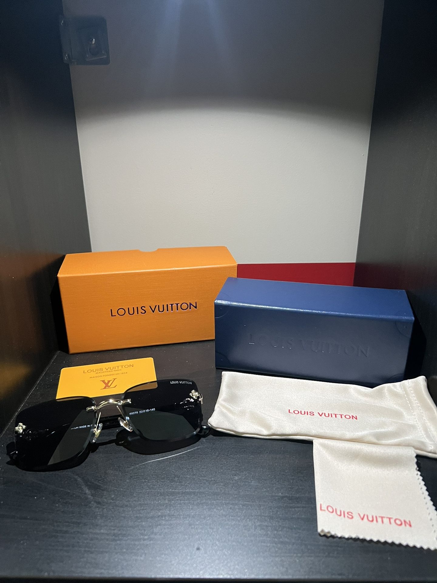 🕶️ Brand New Louis Vuitton Sunglasses 🕶️