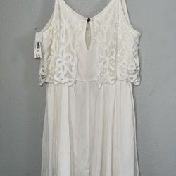 Super Cute White Lace Detailed/Buttoned Back Dress (*Brand New/Tags Attached)