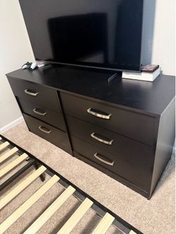 Black 6-Drawer Dresser – Good Condition