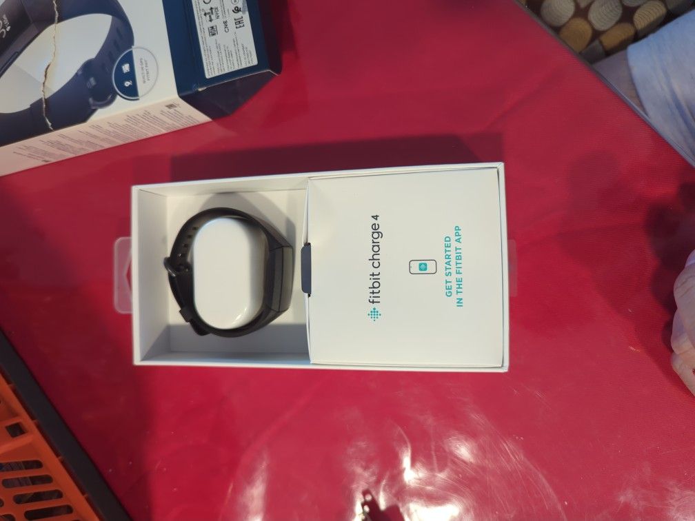 Fitbit Charge 4