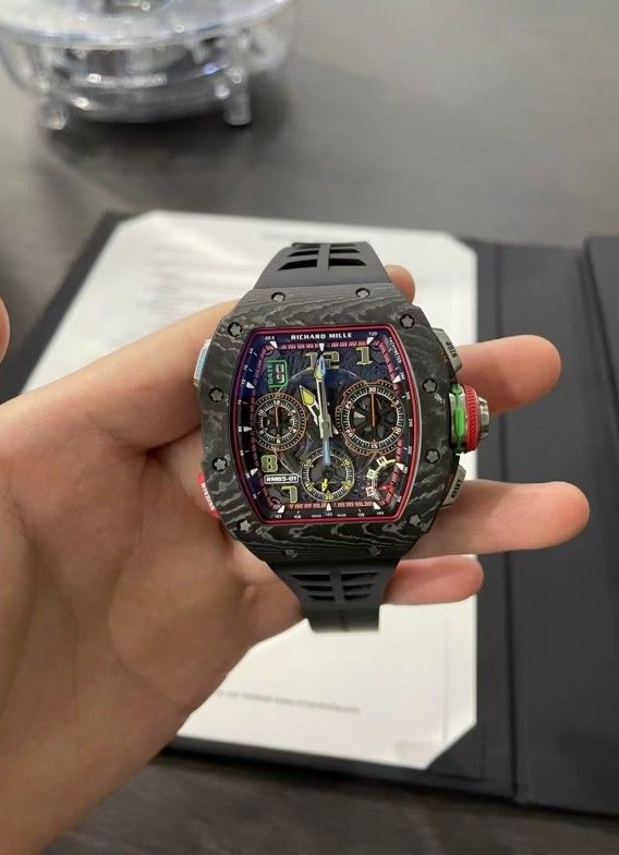Men's Swiss watch black dial carbon fiber case rubber strap