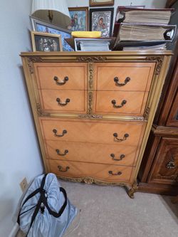 Twin bedroom set.